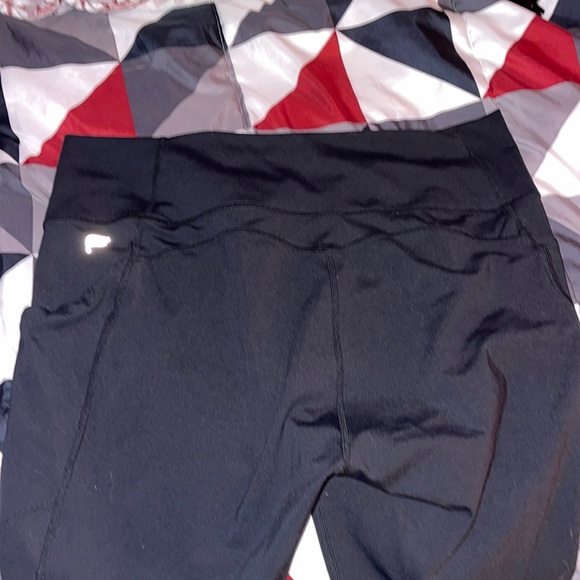 Fabletics Oasis Legging - Picture 3 of 4